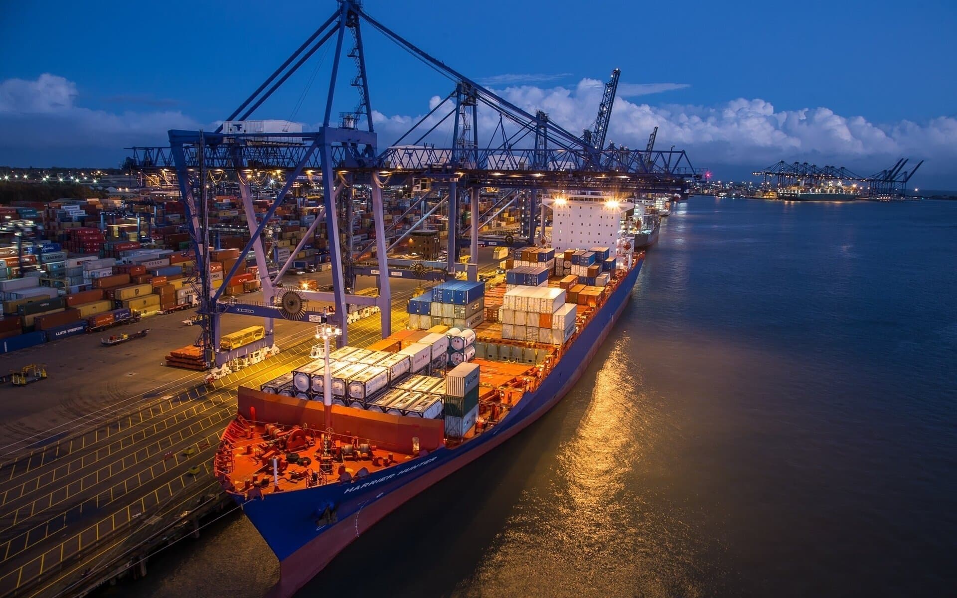 Macit Motor - İstanbul Tuzla'da gemi motor onarım, krank mili taşlama, silindir honlama ve motor yenileme hizmetleri 2